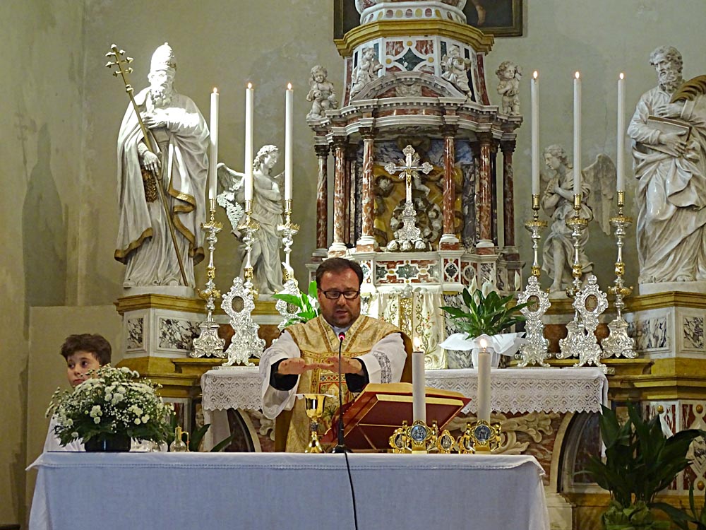 Immagine per Visco, don Federico prende il posto di don Verzier in parrocchia